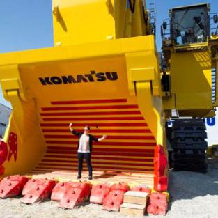 KOMATSU préfère des lifts MODULA pour son CENTRE DE DISTRIBUTION à Vilvorde