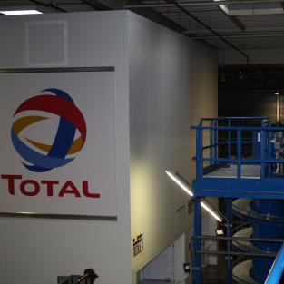 TOTAL BELGIUM ERTVELDE choisit des LIFTS MODULA CONDITIONNÉS